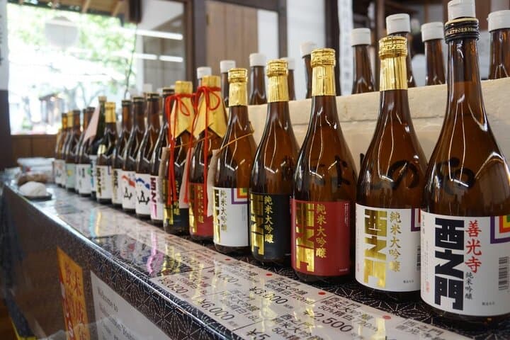 1-Day Winter Tour From Nozawa Onsen: Snow Monkeys, Zenko-ji Temple & Sake — photo 11