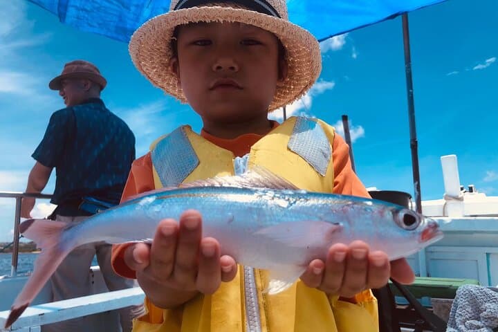 2 hours family fishing in Okinawa — photo 3