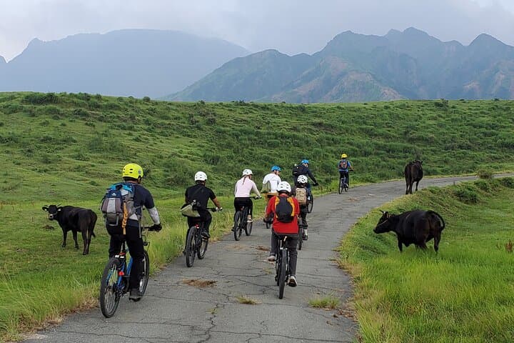 Private E-MTB guided cycling around Mt. Aso volcano & grasslands — photo 4