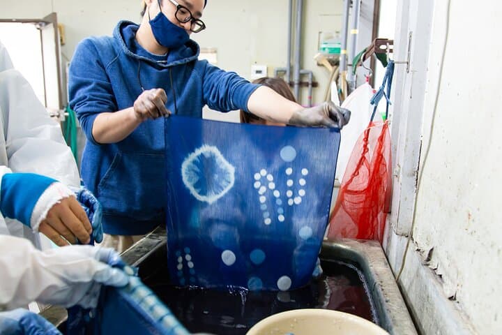 Hand Towel or Handkerchief Indigo Dyeing Workshop in Sanuki — photo 2