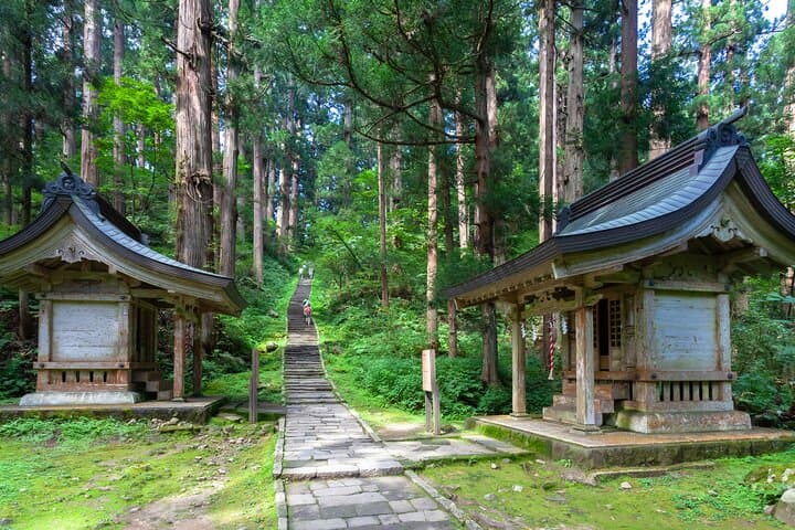 Tsuruoka & Dewa-Sanzan Full-Day Private Tour with Government-Licensed Guide — photo 5