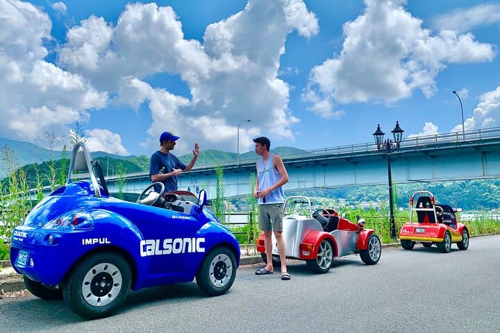 Cute & Fun E-Car tour following guide around Lake Kawaguchiko — photo 4