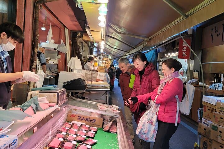 Breakfast at Tsukiji Fish Market Tour — photo 3
