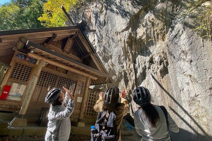 Tokyo's hidden nature cycling tour - Okutama Historical Road Tour — photo 10
