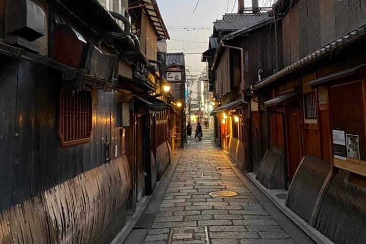 Kyoto 6h Private Tour Fushimi Inari, Kiyomizu, Gion & Hidden Gems — photo 3