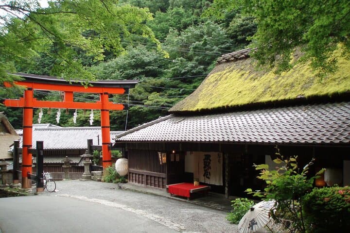 Private Walking Tour in Bamboo Forest & Hidden Spots in Arashiyama — photo 3