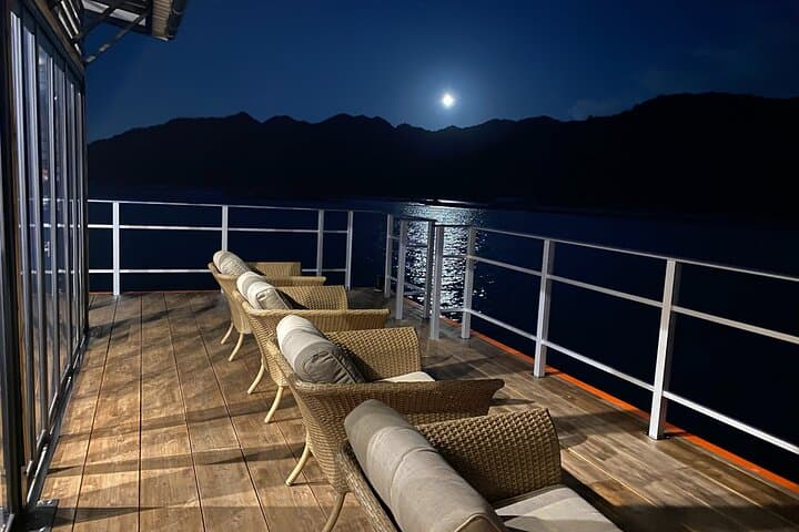 Dinner Cruise on HANAIKADA (Raft-Type Boat) with Scenic View of Miyajima — photo 4