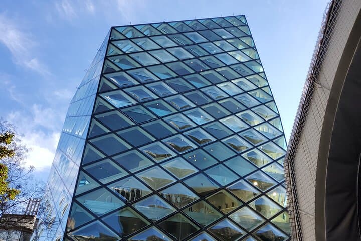 Tokyo Architecture and Contemporary Art Walking Tour with a local guide — photo 3
