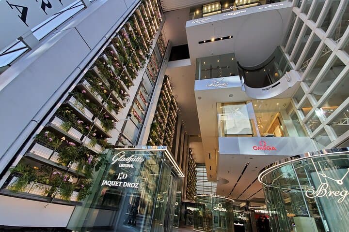 Tokyo Architecture and Contemporary Art Walking Tour with a local guide — photo 5