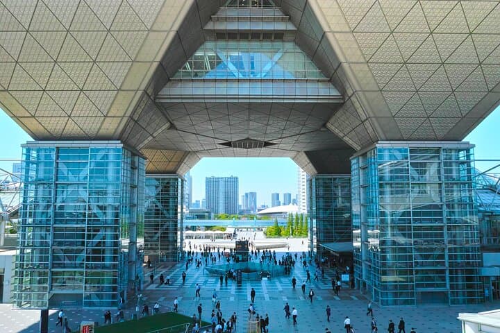 Tokyo Architecture and Contemporary Art Walking Tour with a local guide — photo 19