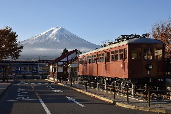 Mt. Fuji’s Fifth Station & Lake Kawaguchiko Cycling Tour — photo 4