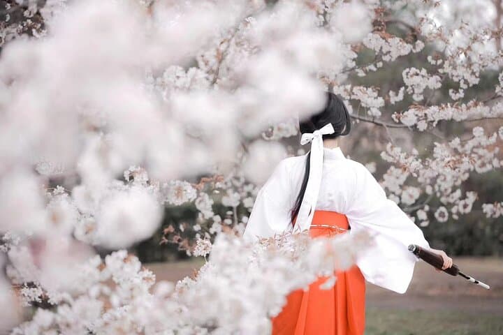 Experience a different cross-dressing experience in Kyoto, Osaka, Miko Kimono — photo 5