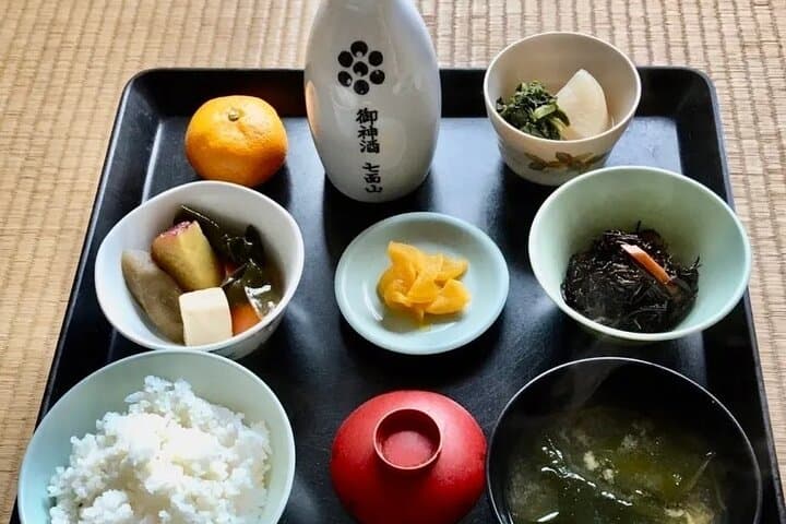 2-Day Private Guided Overnight Hike & Buddhist Temple Stay in Shichimenzan — photo 8