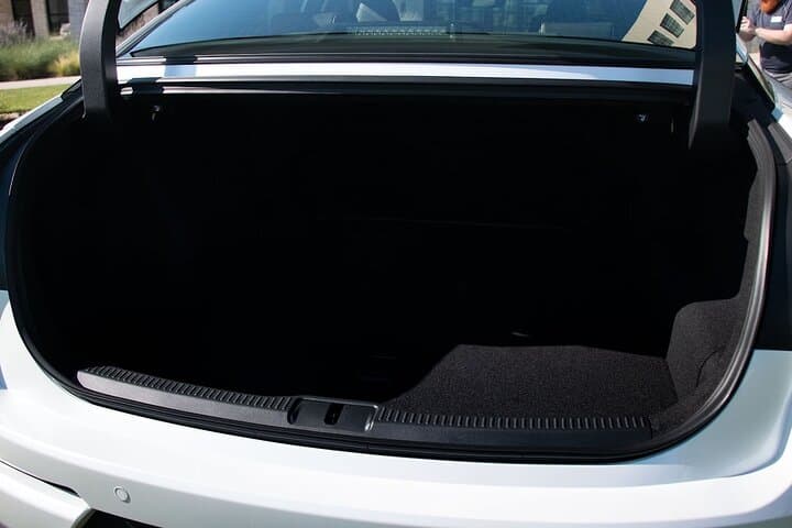 Private Transfer from Haneda Airport HND to Tokyo City by Sedan — photo 3