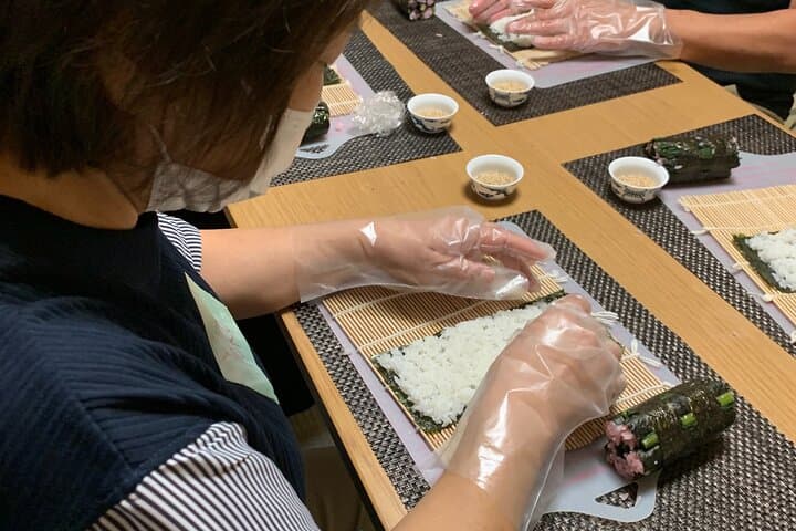 Private Art Sushi Roll Class in Kyoto — photo 11