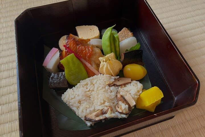 Authentic "Chaji" Matcha Ceremony Experience and Kaiseki Lunch in Tokyo — photo 5