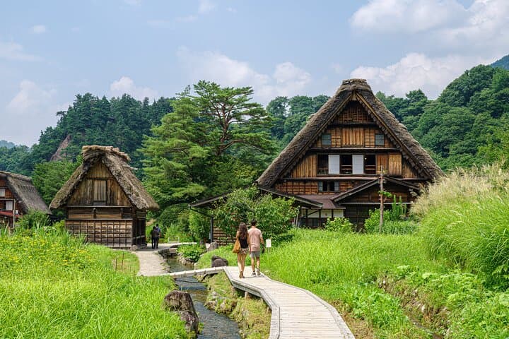 Shirakawago and Takayama Licensed Guide and Vehicle from Kanazawa — photo 6