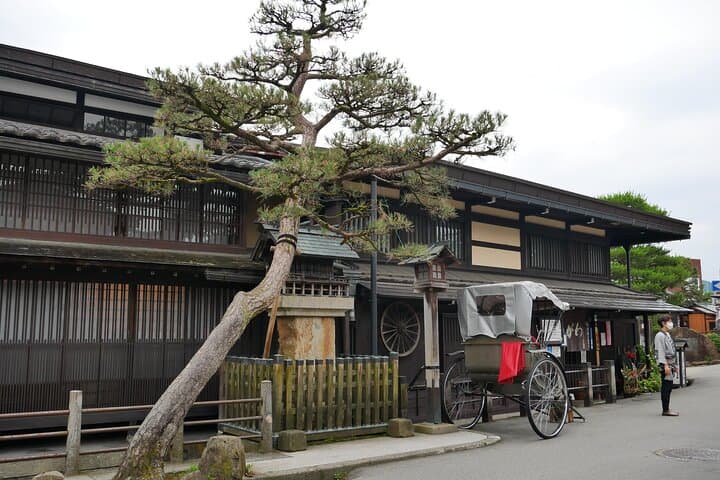 [One-day bus tour departing from Kanazawa Station] Shirakawa-go/Takayama tour platinum route bus tour — photo 17