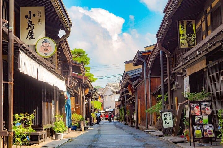 Kanazawa to Shirakawago to Takayama: English Speaking Driver Only