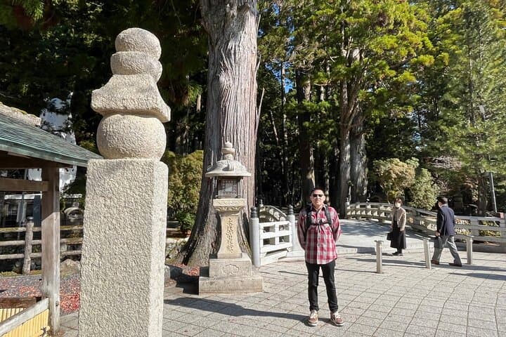 Mt Koya Full Day Tour from Osaka with Licensed Guide and Vehicle — photo 6