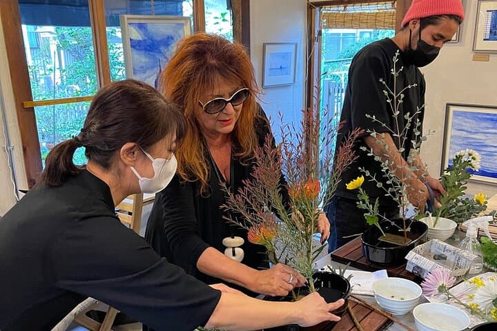 Discover the Art of Ikebana in Tokyo’s Historic Yanaka District — photo 3