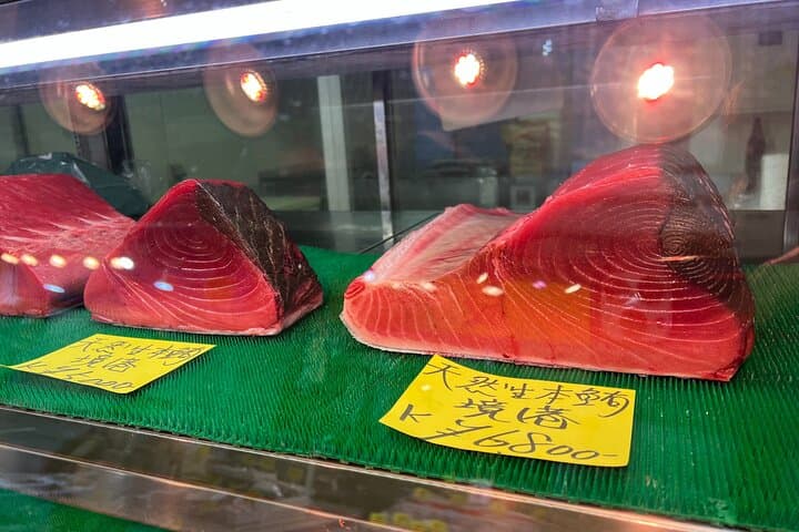 Tsukiji Outer Market Tour with a market insider — photo 1