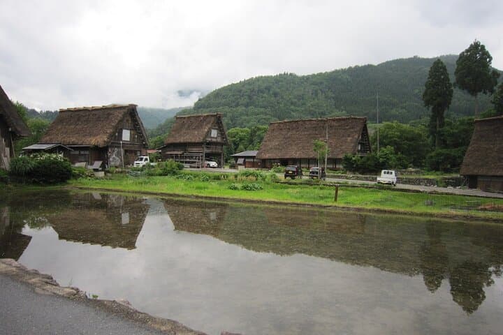 [One-day bus tour departing from Kanazawa Station] Shirakawa-go/Takayama tour platinum route bus tour — photo 5