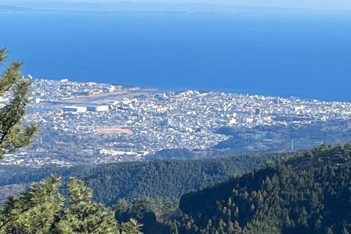 Traverse Outer Rim of Hakone Caldera and Enjoy Onsen Hiking Tour — photo 8