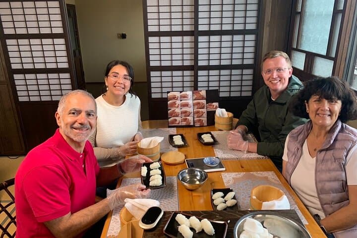 Fujisan Sushi Making Lesson — photo 2
