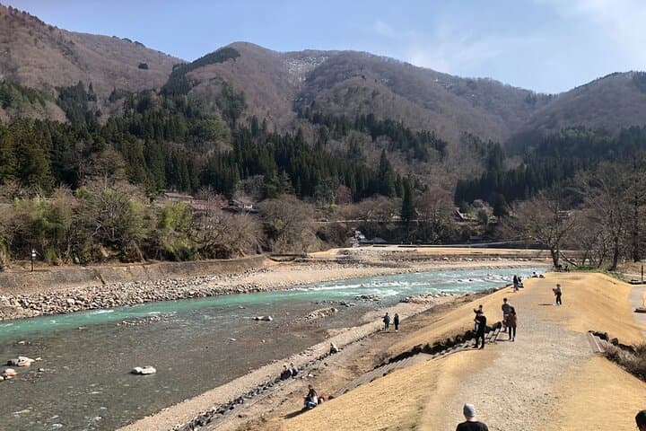 Shirakawa-go and Hida-Takayama Private Day Trip from Nagoya — photo 11