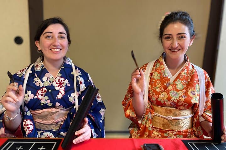 Kimono and Calligraphy Experience in Miyajima — photo 3