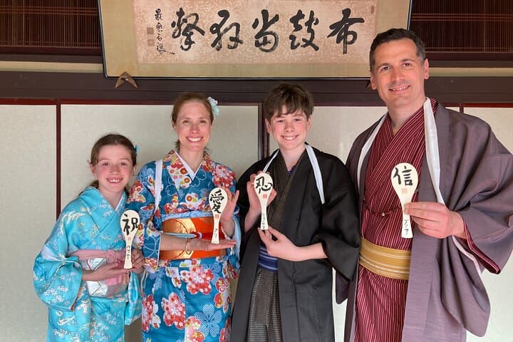 Kimono and Calligraphy Experience in Miyajima — photo 4