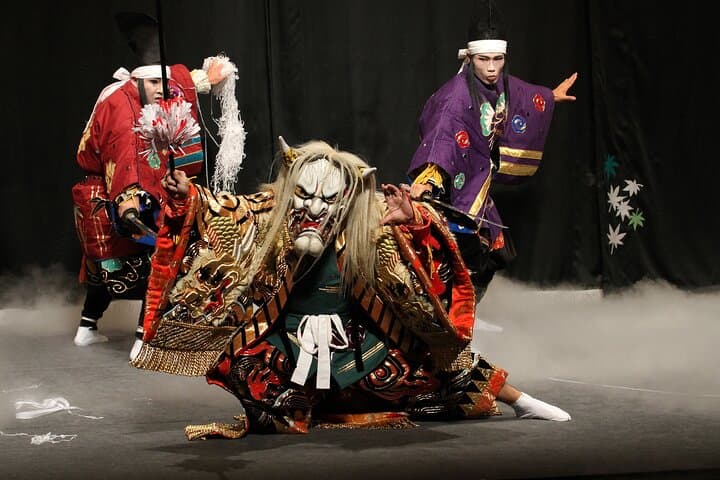 Hiroshima Kagura Dance show and Roof Top Bar Night Tour — photo 2