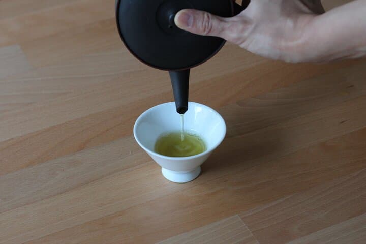 Authentic Japanese tea tasting session: sencha, matcha, gyokuro — photo 9