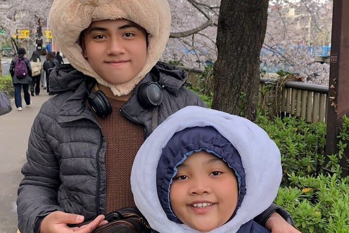 Licensed Guide Tokyo Meguro Cherry Blossom Walking Tour — photo 16