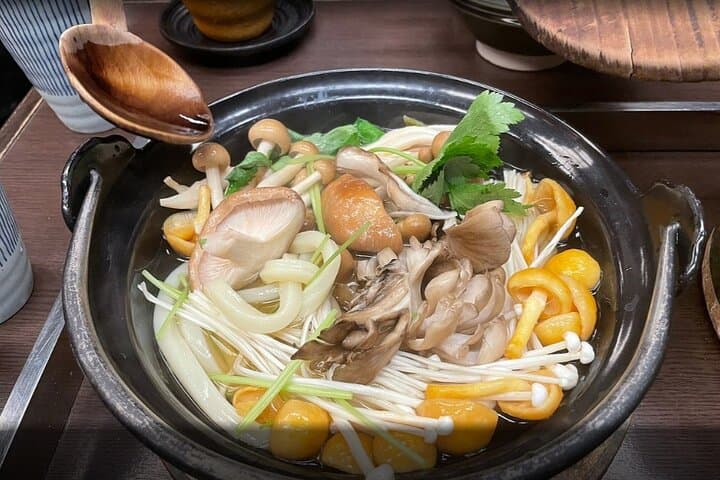 Kanazawa Night Tour with Local Meal and Drinks — photo 10