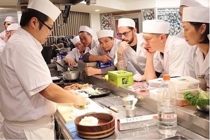 Private Sushi Making and Tsukiji Tour with Additional Activity — photo 1