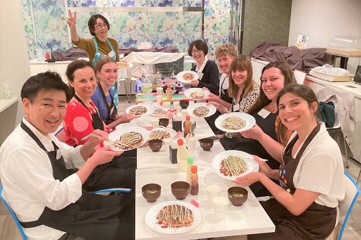 Osaka Okonomiyaki Cooking Experience! — photo 2