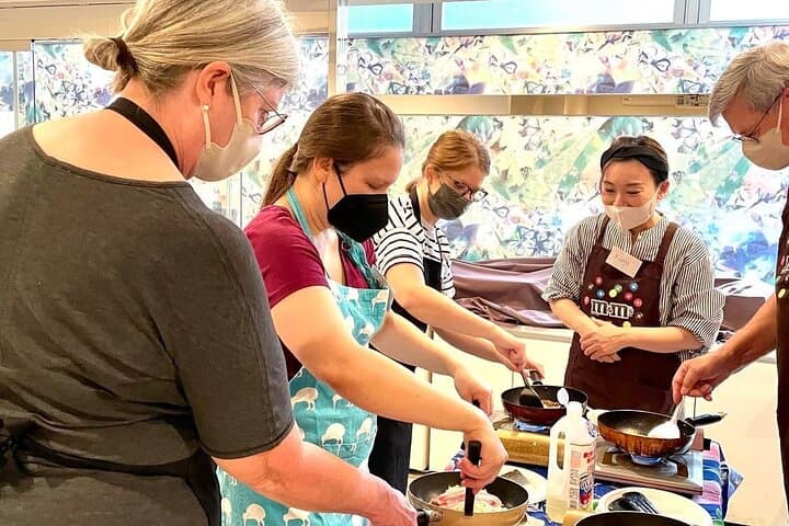 Osaka Okonomiyaki Cooking Experience! — photo 3