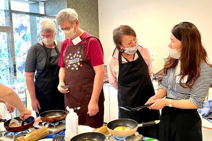 Osaka Okonomiyaki Cooking Experience! — photo 4