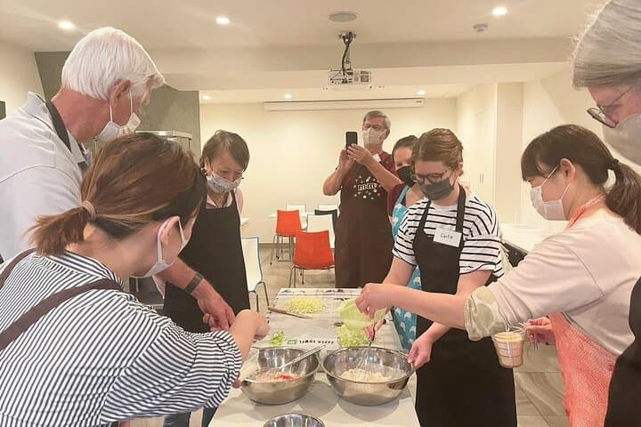 Osaka Okonomiyaki Cooking Experience! — photo 10