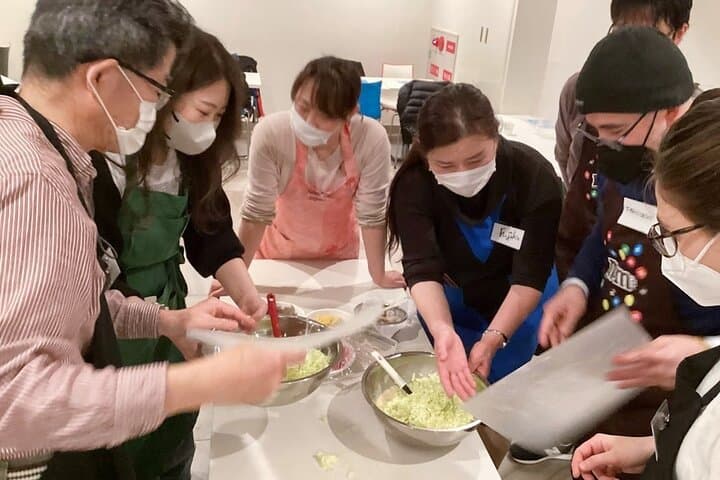 Osaka Okonomiyaki Cooking Experience! — photo 11