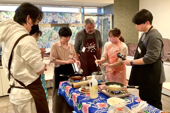 Osaka Okonomiyaki Cooking Experience! — photo 14