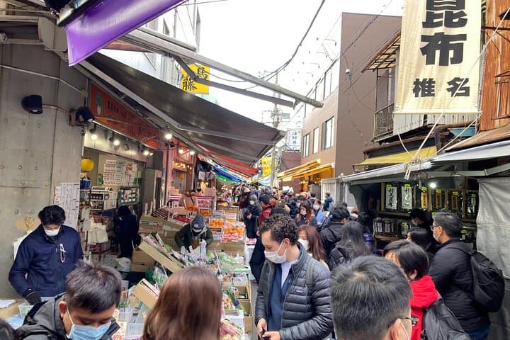 Private Sushi Making and Tsukiji Tour with Additional Activity — photo 2