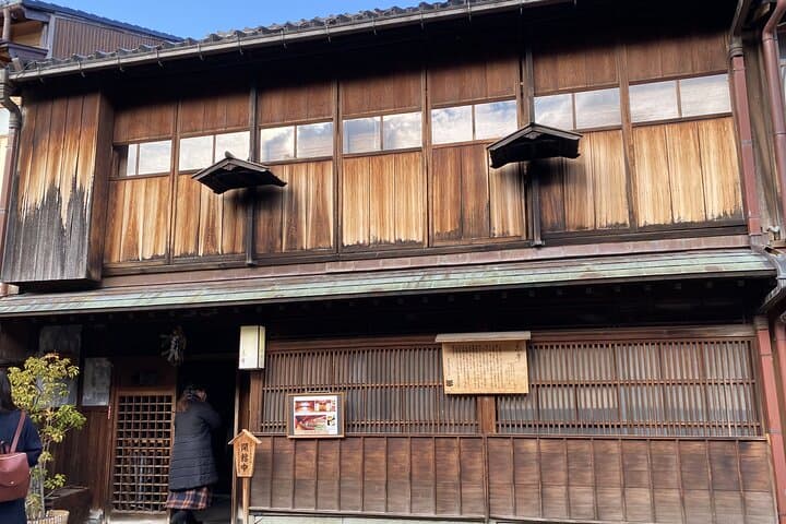 Private Half-Day Kanazawa Walking Tour and Historical Photo Spot — photo 15