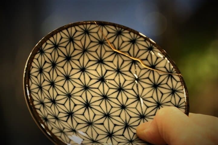 Authentic Kintsugi Experience: Art of Golden Joinery in Tokyo — photo 7