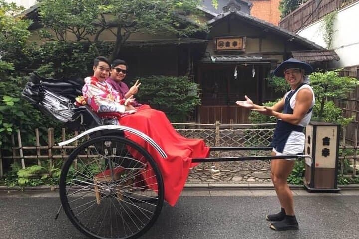 Sushi Making Tokyo with Traditional Rickshaw Ride Tour in Asakusa — photo 1