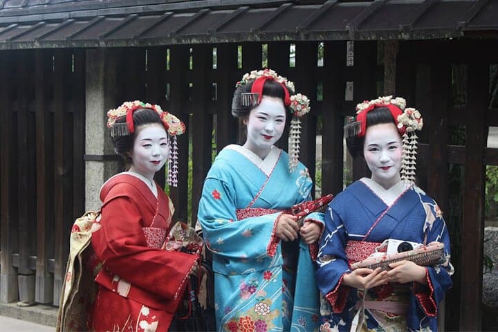 Private Kyoto Geisha Districts Walking Tour — photo 6