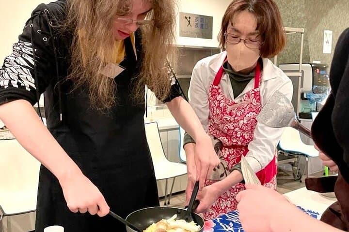 Osaka Okonomiyaki Cooking Experience! — photo 16