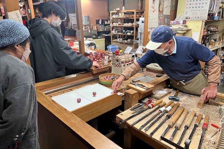 Half-Day Hirosaki Castle and Samurai house Tour with Guide — photo 4